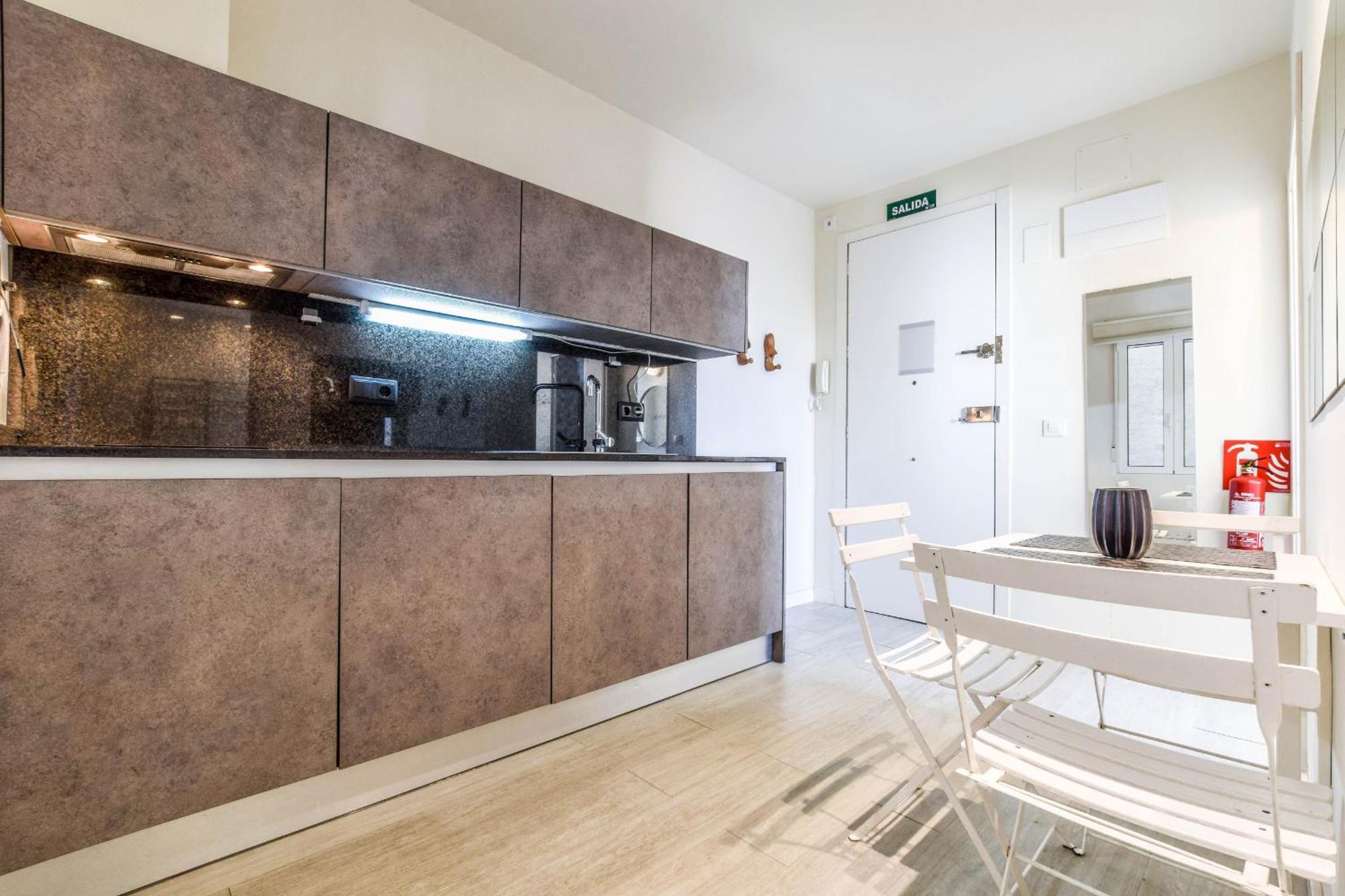 Apartamento Loft Reformado En Goya Alquiler Temporal Madrid Exterior foto